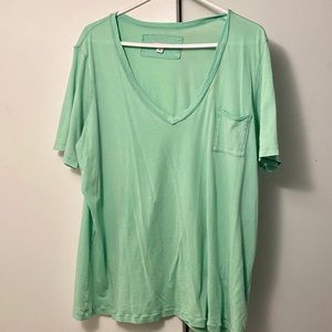 Gap V-Neck Boyfriend Tee